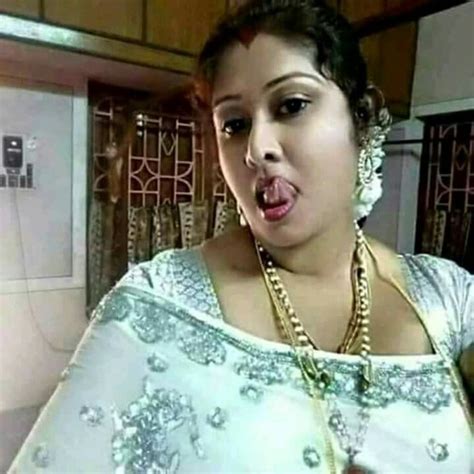 Tamil Aunty Sucks Cock & Takes Cumshot In Mouth